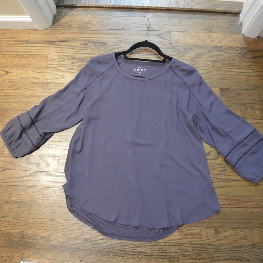LOFT by Ann Taylor~Top Blouse Lightweight & Cute~ sz Small